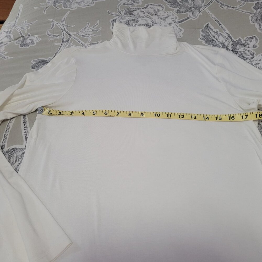 Chico's Ivory Ruched T-Neck Long Sleeve Rayon Top Chico's Size 1 = Medium - Picture 3 of 7